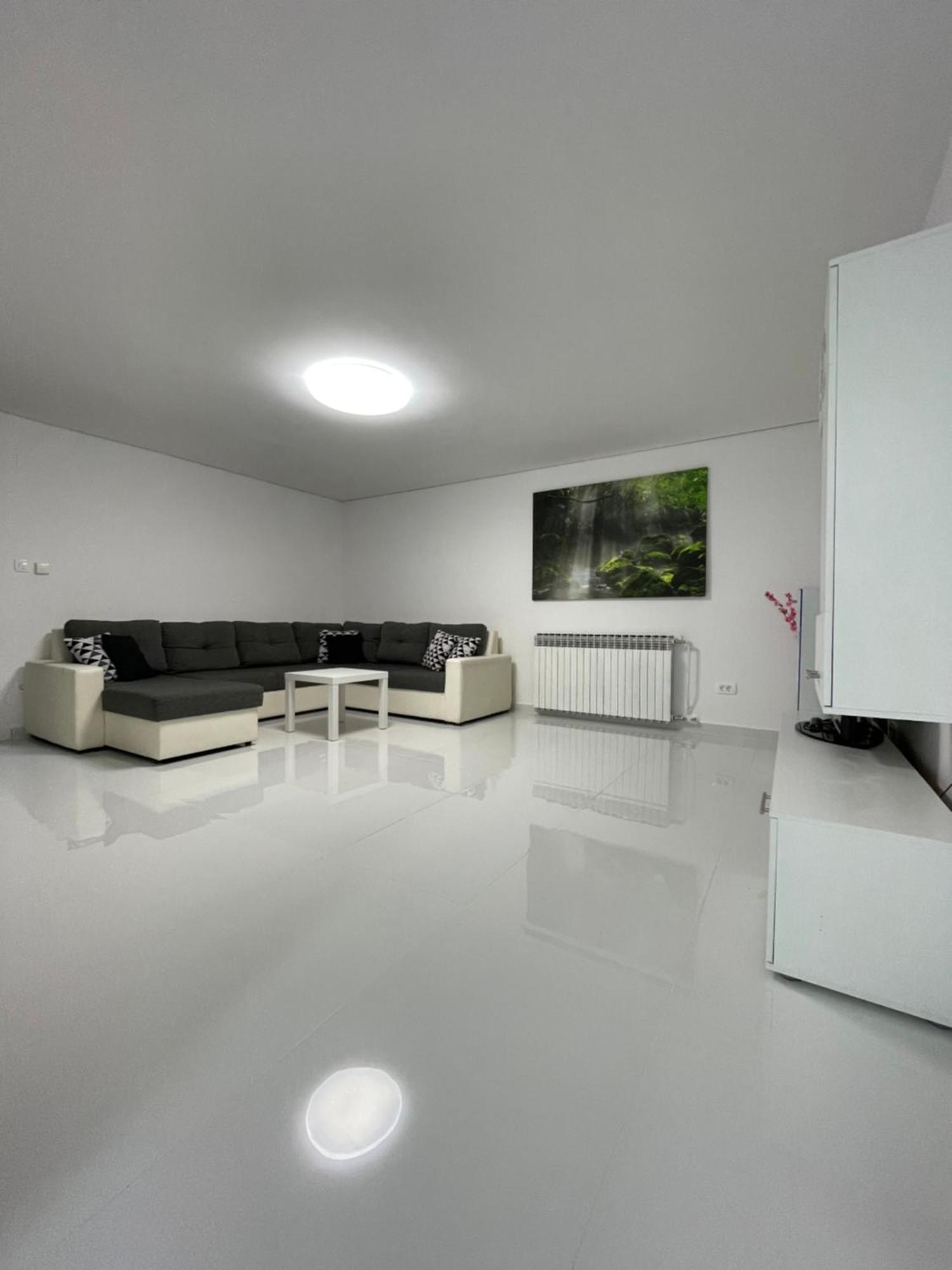 Apartment White Zagreb - Private Parking&Garage Exteriör bild
