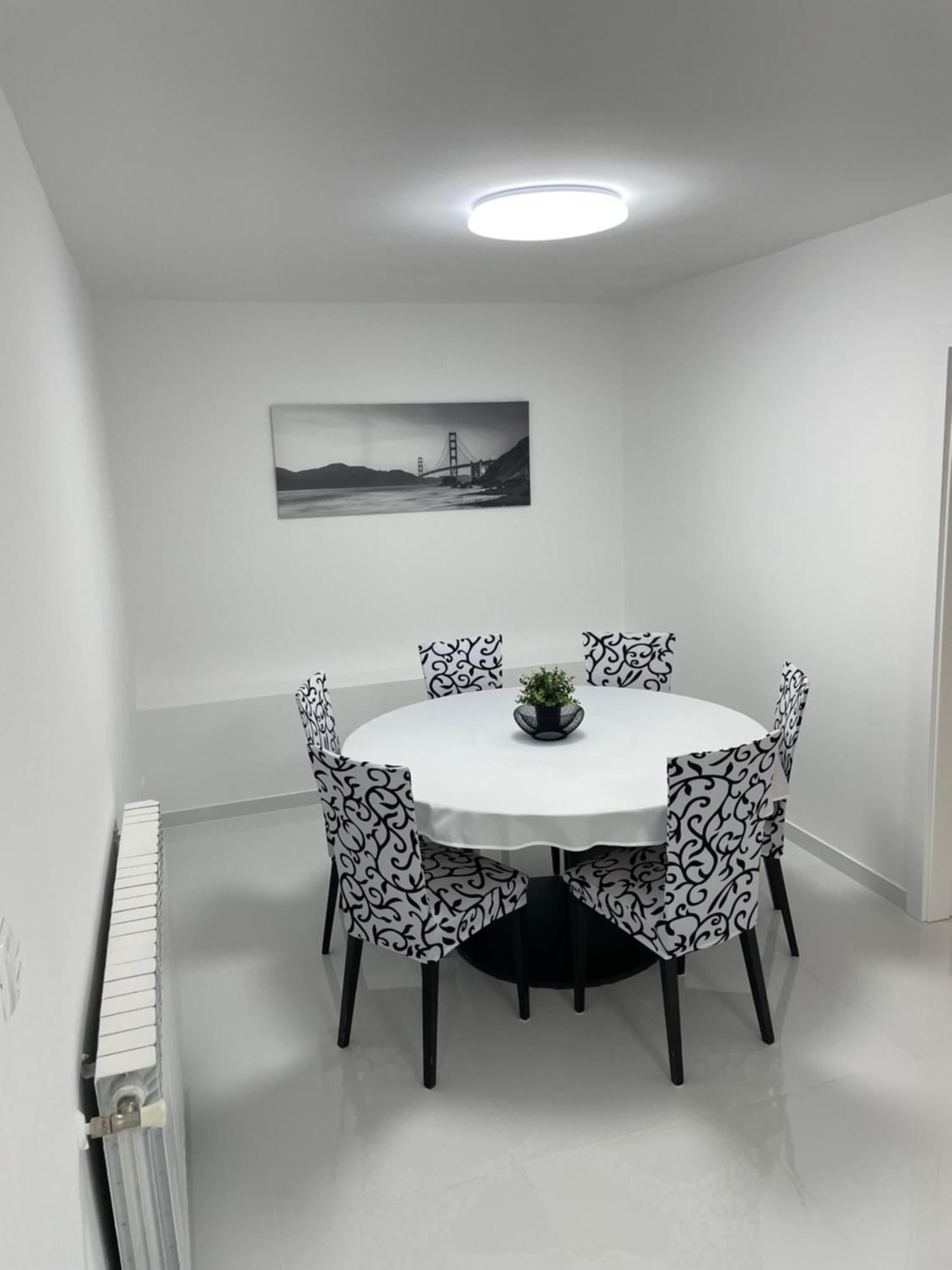 Apartment White Zagreb - Private Parking&Garage Exteriör bild
